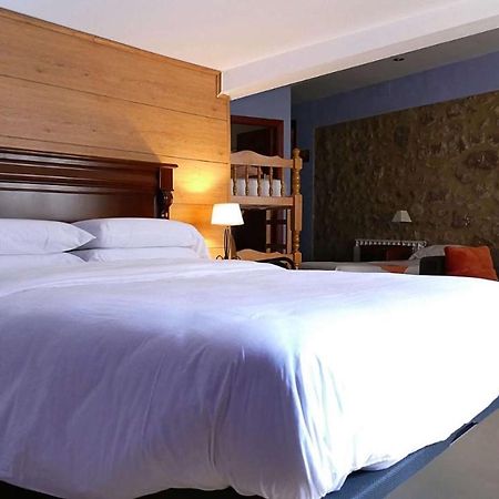 Cal Crispi Guest House ปราเดส ภายนอก รูปภาพ