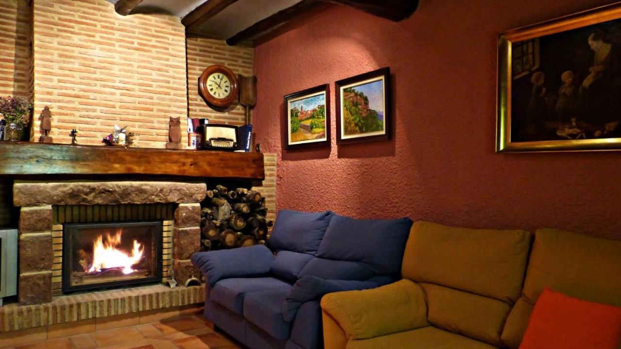 Cal Crispi Guest House ปราเดส ภายนอก รูปภาพ