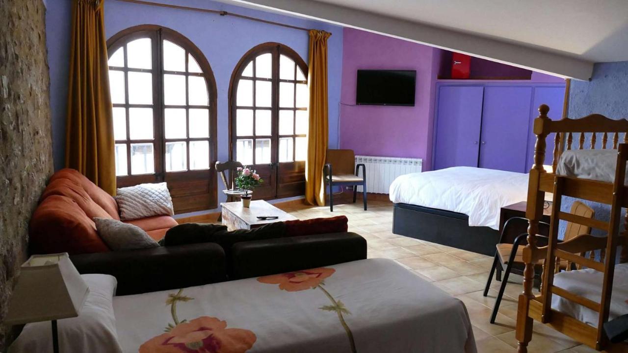 Cal Crispi Guest House ปราเดส ภายนอก รูปภาพ